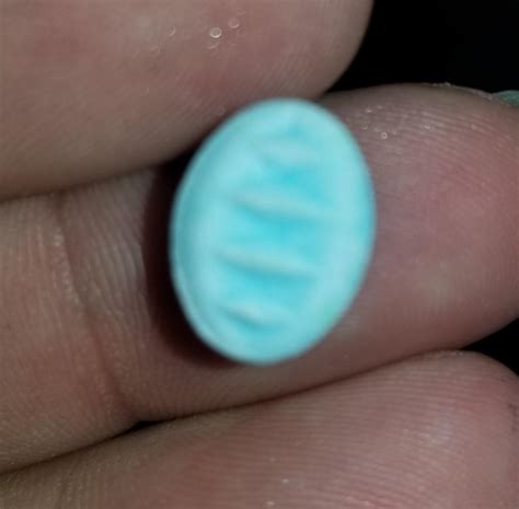 Blue oval pill with ridges on one side. Use WebMD’s Pill Identifier to find and identify any over-the-counter or prescription drug, pill, or medication by color, shape, or imprint and easily compare pictures of multiple drugs. 