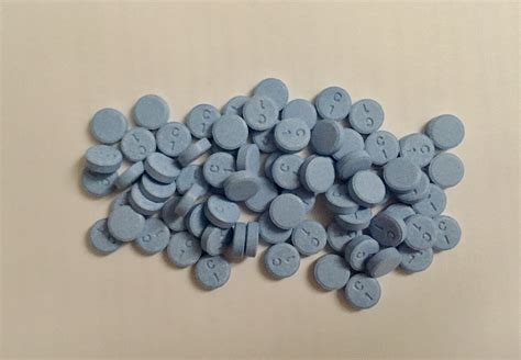 Blue pill klonopin. 0.01 to 0.03 mg/kg/day (total daily dose is divided into two or three doses per day) 0.1 to 0.2 mg/kg/day, divided into two or three doses per day. 0.2 mg/kg/day, divided into two or three doses per day. seizure disorders in children ages 10 years or older or weighing more than 30 kg. 0.5 mg three times per day. 