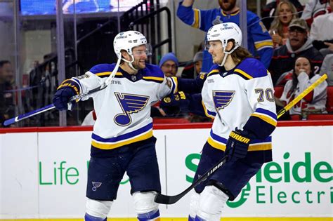 Blues beat Hurricanes 2-1 in shootout