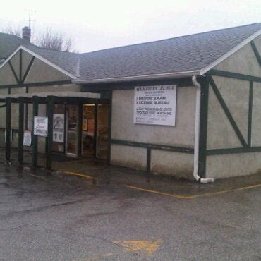 This is the BMV License Agency (Ravenna) located in Ravenna, Ohio.