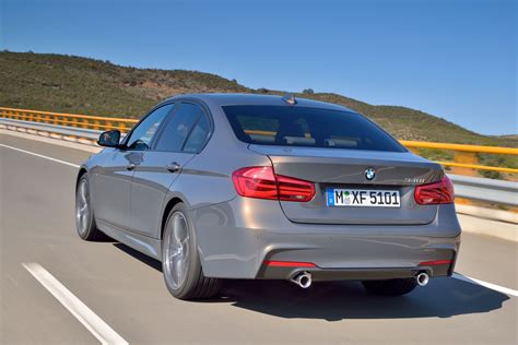 Bmw 340i horsepower. Those represent gains of 62 hp and 39 pounds-feet of torque compared with 2018’s 340i and a lowering of the zero-to-60-mph time from 4.8 to 4.2 seconds. As a part of the redesign, the 3 Series ... 