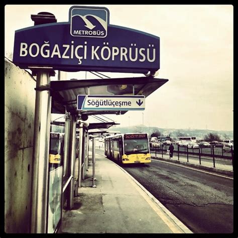 Boğaz köprüsü metrobüs durağı