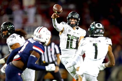 Former Auburn quarterback Bo Nix has been one of the most successful transfers of the 2023 college football season. In fact, he has been among the best players in the sport since joining the ...
