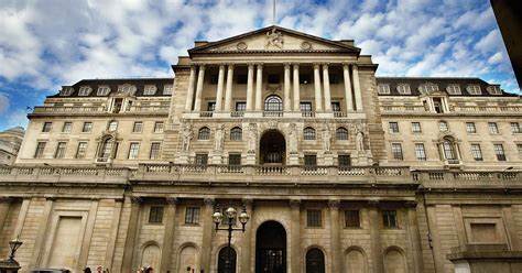 BoE expected to push through smaller rate hike amid weakening inflation
