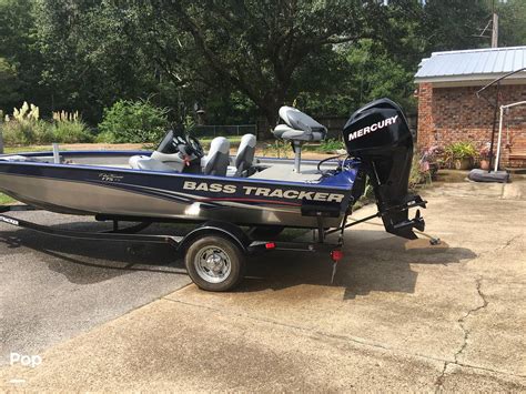 Boats craigslist alabama. Craigslist is one of the biggest online marketplaces available. It’s a place where you can find anything from housing to cars. Take advantage of your opportunities and discover 12 tips to help you find great deals on Craigslist. 