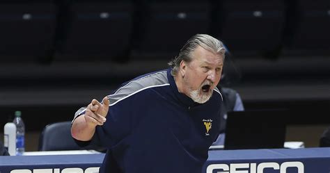 Bob Huggins, West Virginia Agree to 2-Year Contract Extension