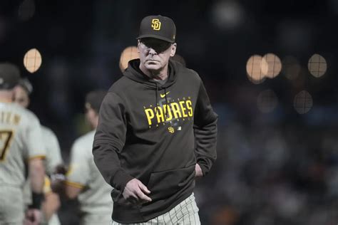 Bob Melvin is leaving the Padres to manage the Giants, AP sources say