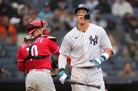 Bob Raissman: How does the YES Network go about promoting this ‘disaster’ of a Yankees team?