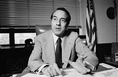 Longtime GOP senator and 1996 presidential nominee, Bob Dole, dies at 98 Dole was in many ways the embodiment of the World War II generation in Congress. He had served in a combat division in .... 