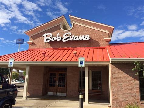 Bob evans canton mi. About Bob Evans Farms & Its History. Long before the name Bob Evans was recognized as a restaurant chain, it was known in Southeast Ohio as a family-owned farm. Bob and Jewell Evans lived here for 20 years, raising six children and working the land. The Evanses bought the farm in the 1940s, along with a nearby diner. 