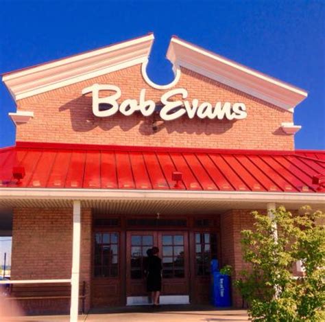 Bob evans clarksville in. Bob Evans in Clarksville, In. is only about 5 miles from my home and we go there 2 or 3 times a month. It is very clean and generally you only have to wait 3 to 5 minutes to be seated. We are generally waited on by one of 3 to 5 waitresses who are in their 70's. 