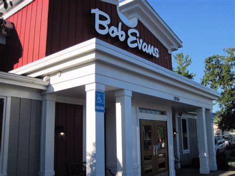 Welcome to Bob Evans, the home of America's Farm Fresh! Enjoy our all-day menu featuring signature breakfast, lunch, and dinner items designed to satisfy the whole family at a great price. Join us today by finding a restaurant near you, or order online and get your Farm Fresh favorites to go!