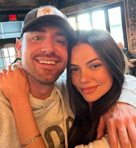 Bob menery girlfriend summer. Bob-Menery with his on-and-off girlfriend, Summer Sheekey (Photo: Instagram) At the time of that announcement, Menery and Sheekey had recently split for the 17th time. The two began dating in mid-2019, and both believed they were the one for each other. But as time passed, their relationship formed cracks. 