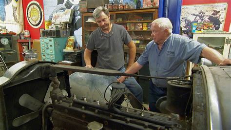 The Future of American Pickers Without Its Beloved Star. The void left by an American Pickers star’s death casts a long shadow over the show’s future. Speculation abounds on how the show will evolve without Bob Petersen’s irreplaceable spirit or Moleman’s unique contributions.. 