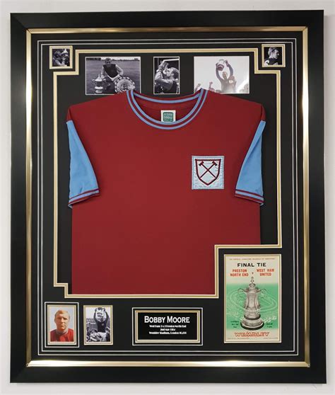 Bobby Moore Merchandise