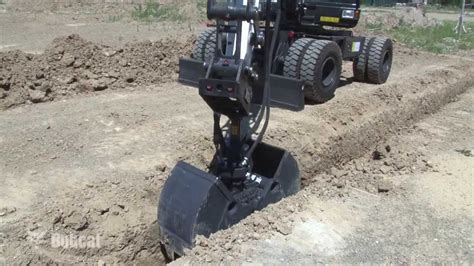 Bobcat Excavator Attachment Hook Up - YouTube