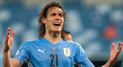 Boca Juniors signs Uruguay striker Edinson Cavani