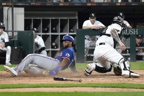 Bochy `dumbfounded’ by `embarrassing’ call that gives the White Sox a comeback win over the Rangers