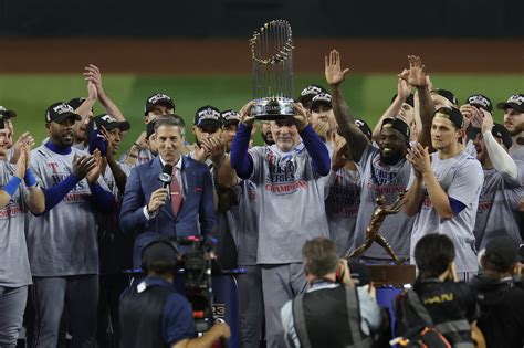 Bochy leads Rangers to first World Series title with 5-0 win over Diamondbacks in Game 5