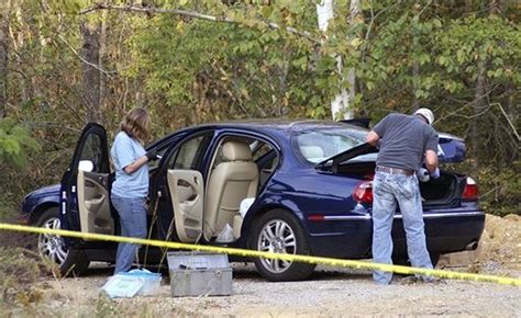 Body of woman found in car on South Side