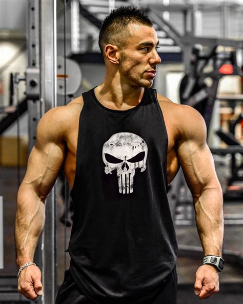 A list of 37 clothing brands for bodybuilders, fitness enthusiasts, and casual gym goers, with brief introductions and links to each brand's website. Find out the …. 