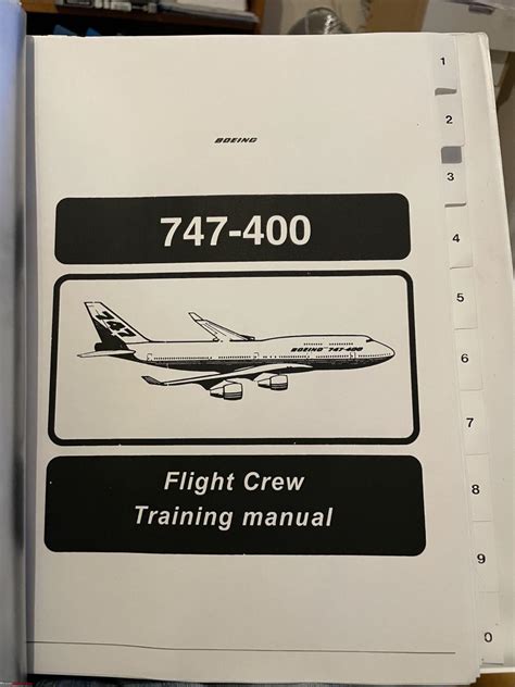 Boeing 747 flight crew training manual. - Palabras para una pintura del silencio.