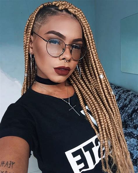 Here are the styles to choose from: 1. Small Side Braids. Ideal for: These small side braids are ideal for persons who don't like chunky braids. How to style: Styling time will take 3 - 4 hours maximum. The sides that the small lemonade braids fall will depend on your best side.. 