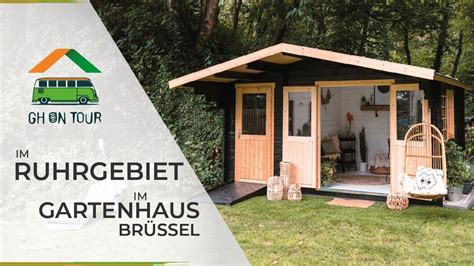 Boho Homeoffice im Garten: Das schwarze Gartenhaus Brüssel im ...