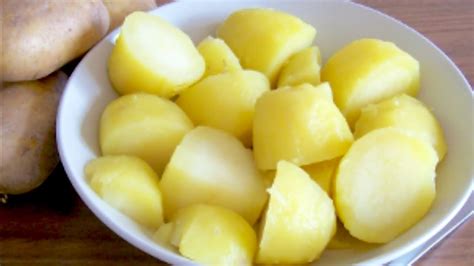 Boil potatoes in a microwave. Cut into chunky, bite-sized pieces. Place in a microwave-safe dish, add 1 tablespoon of water, partially cover with a lid or waxed paper and microwave for 3 minutes. Drain and let cool slightly—a few minutes will do. Place in a large bowl and blot dry with a paper towel. Drizzle 1 tablespoon of oil over the potatoes, season generously with ... 