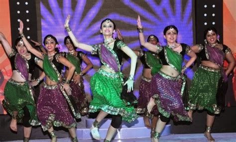 Bollywood dance lessons for online tuition - Apprentus