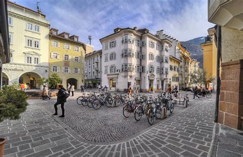 Bolzano hayatı