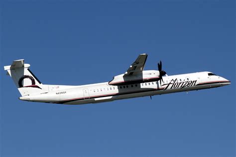 Bombardier Q400 Turboprop Aircraft - FlyRadius