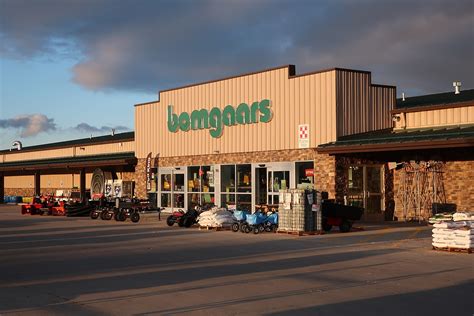 Bomgaars is a family owned and operated chain store that sells farm, ag, workwear, footwear, hardware, automotive, tools, power equipment, lawn and garden and more. Find the address, phone number, website, hours and directions for Bomgaars in Houston, MO.