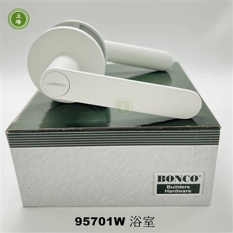 Bonco. 位置： 首頁 > 品牌介紹 > BONCO. BONCO. BONCO極致與靈活的設計及品質的控管,絕對是您建築五金的最佳選擇. 詳細介紹. BONCO多年來累積了許多豐富經驗，提供您精緻且可靈活搭配設計的各類鎖控、門把、衛浴、門上、鉸鍊及玻璃五金等相關產品。. 