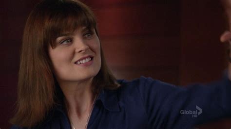 Bones Season 6, Episode 7 - The Babe In The Bar - YouTube