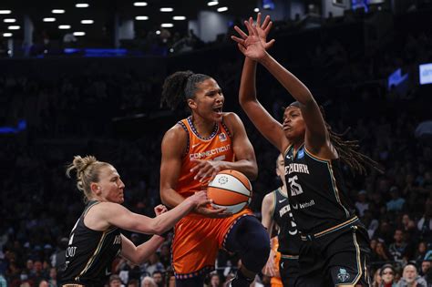 Bonner and Allen lead Connecticut over New York 78-63 to open the WNBA semifinal series