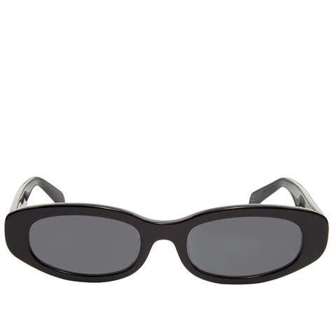 Bonnie and clyde sunglasses. Buy BONNIE CLYDE Black Show & Tell Sunglasses on SSENSE.com and get free shipping & returns in US. Rectangular acetate-frame sunglasses in black. Scratch-resistant coating. 