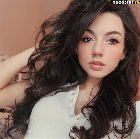 Bonnierabbit was born on 26 December 1995 and she is Age is 27 years. Bonnierabbit Height is 5 feet 5 inches. She is a video game content creator who streams her content through her popular twitch channel. You can follow the article to know more about height, Net worth, body measurement, family, Nationality, Career, and more.
