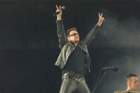 Bono back after surgery, U2 predicts record tour