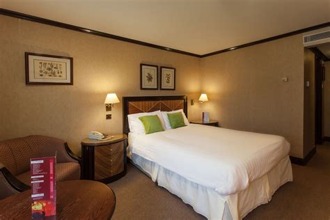 Book Europa Gatwick Hotel & Spa in Crawley Hotels.com