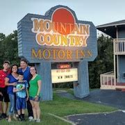 Book Mountain Country Inn in Branson West Hotels.com