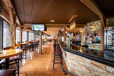 Boomerang bar and grill. Nov 28, 2022 · East Urbana’s Boomerangs Bar & Grill is for sale. Co-owner Tom Grassman, also a local musician, is remaining in the music business, but as for the bar and grill at 1309 E. Washington St., he ... 