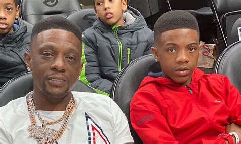 May 29, 2022 · On Saturday (May 28), Boosie BadAzz jumped on his Instagram page and posted a photo of himself and his son, Torrence (aka Tootie Raww), flipping off the camera. Torrence is rocking his cap and ... 