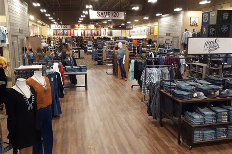 Boot barn fargo. Jul 31, 2020 · FARGO - The new location of Boot Barn is now open on the West Acres mall campus. The expansive western wear and workwear store, with its nearly 10,000-square-foot sales floor, has gotten good... 