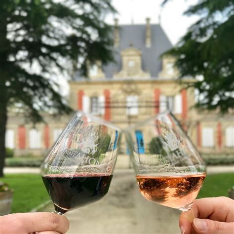 Bordeaux wine tours. If you don’t have any wine knowledge, figuring out what wine to serve with dinner can sometimes be a bit of a challenge. While most of us have a decent idea of what to serve with a... 