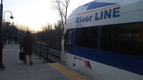 Bordentown riverline. The River LINE diesel-electric rail vehicle is a GTW 2/6 lightweight diesel-electric railcar and is not certified for use in tunnels. The LRV is double articulated being 102 ft. 6 in. long, 9 ft. 10 in. wide, and 12 feet 10 inches high measured from top of rail. The LRV combines low and high level seating areas. 