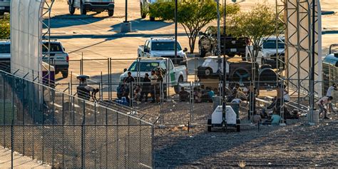 Border Patrol Is Caging Migrants Outdoors During Deadly Arizona Heatwave