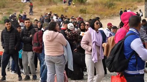 Border crossings off from last week’s highs as US pins hopes for order on mobile app