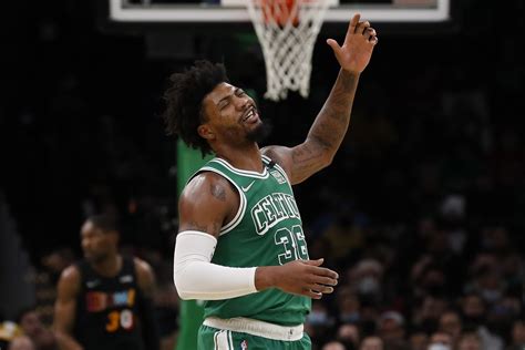 Boston Celtics at Milwaukee Bucks odds, picks and predictions