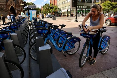 Boston bikes. Boston may not be the first American city you think of when someone mentions "cycling," but Boston has several key advantages going for its would-be cyclists. First, it's relatively small and flat, which makes everything a much easier bike destination. Second, it has a "We're Just As Good As NYC" complex, which means that when Mayor Bloomberg ... 